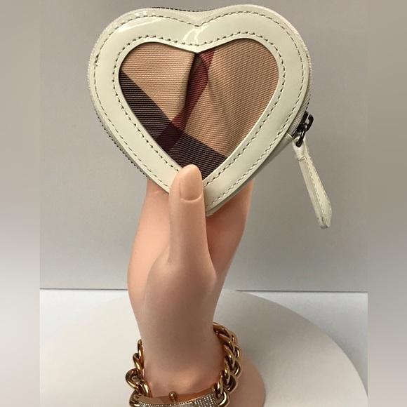 BURBERRY Heart Nova Check Coin Purse 😍❤️‍🔥 - Picture 17 of 17